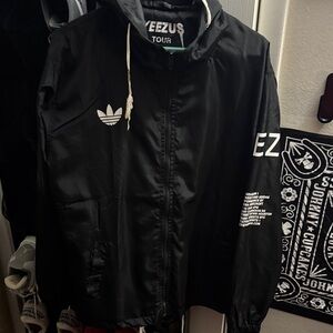 Yeezy Black Windbreaker Jacket Yeezus Tour season 1
Men’s M
